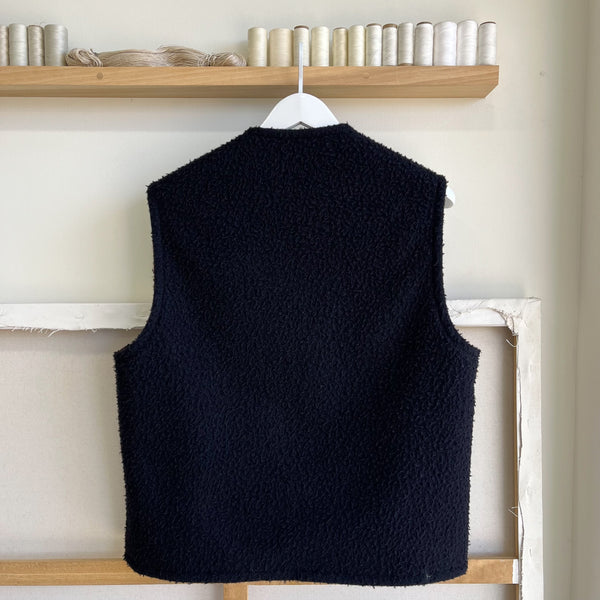 041499BD-B91D-4B9B-856E-